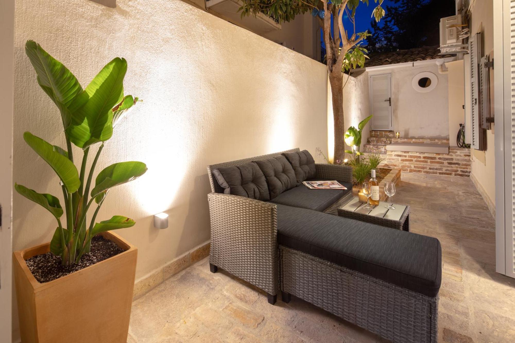 Modern-Vintage Old Town Suites Corfu  외부 사진