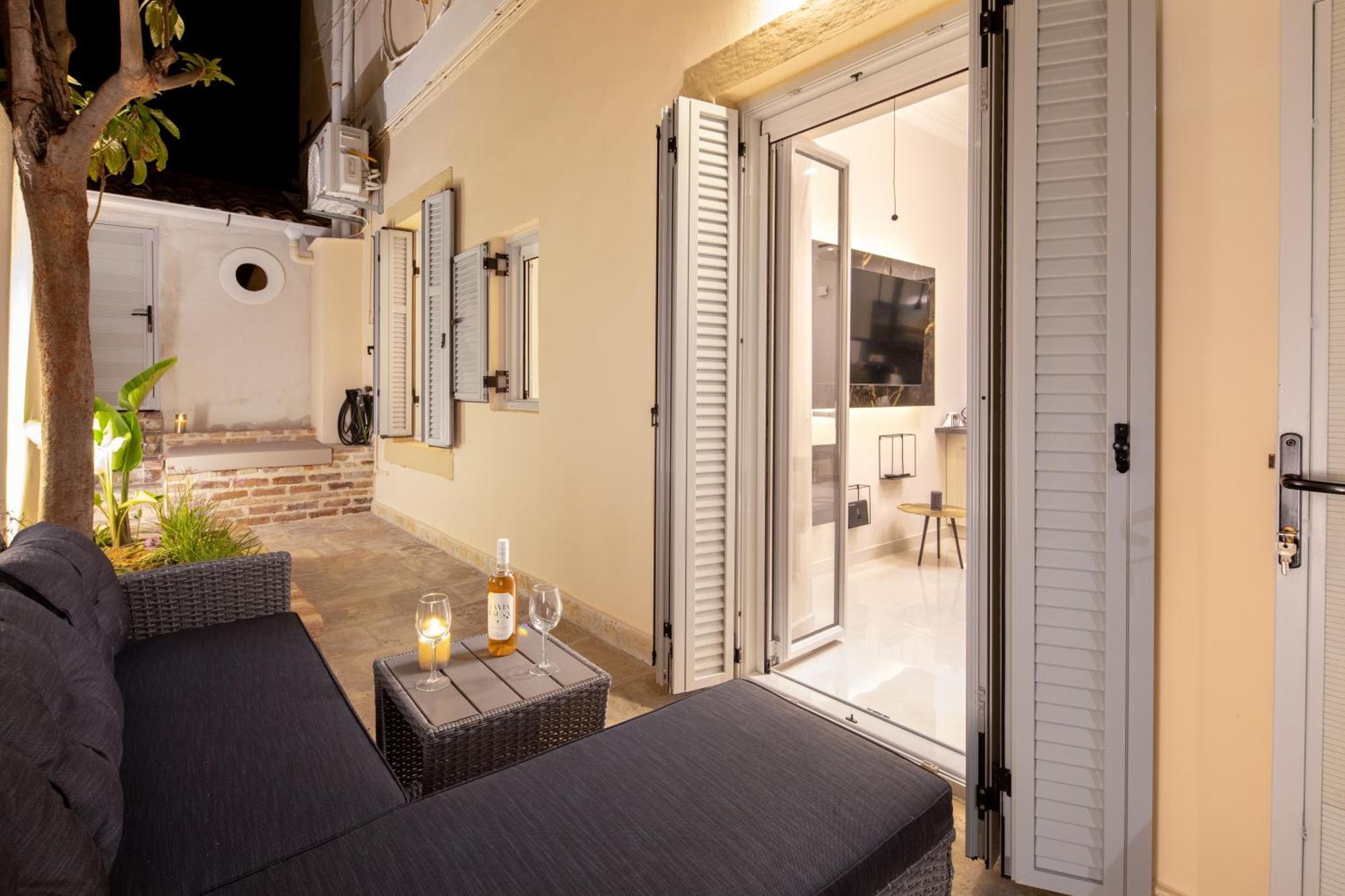 Modern-Vintage Old Town Suites Corfu  외부 사진