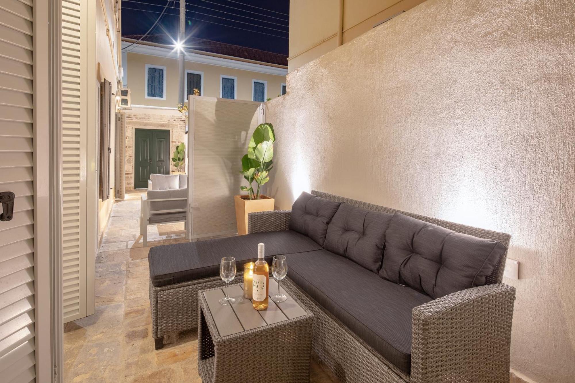 Modern-Vintage Old Town Suites Corfu  외부 사진