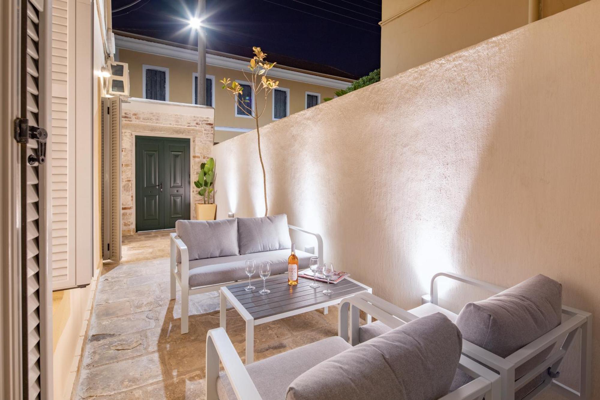 Modern-Vintage Old Town Suites Corfu  외부 사진